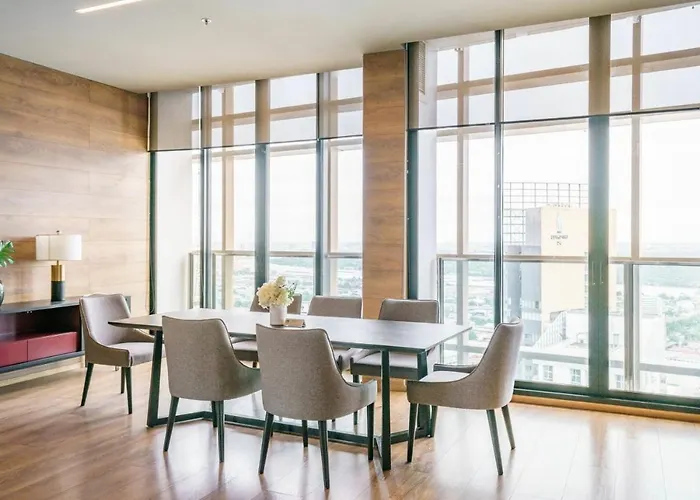 Sky Pool,wi-fi,netflix, Bts Phromphong Station 公寓式飯店 *