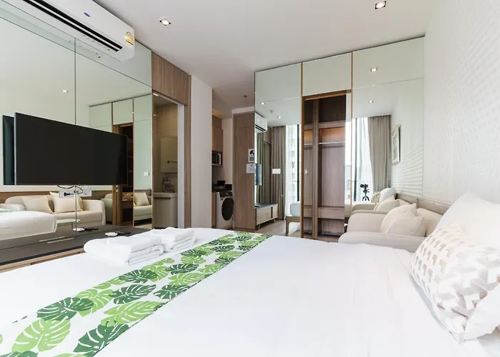 Sky Pool,wi-fi,netflix, Bts Phromphong Station 公寓式飯店 曼谷