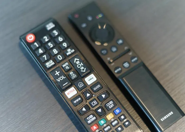 Sky Pool,wi-fi,netflix, Bts Phromphong Station