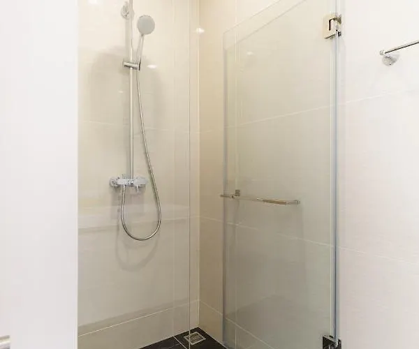 公寓式飯店 Sky Pool,wi-fi,netflix, Bts Phromphong Station *
