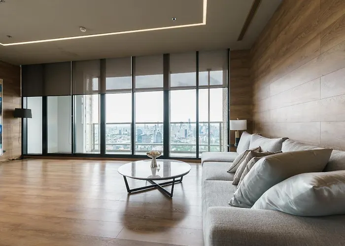 Sky Pool,wi-fi,netflix, Bts Phromphong Station 公寓式飯店 曼谷