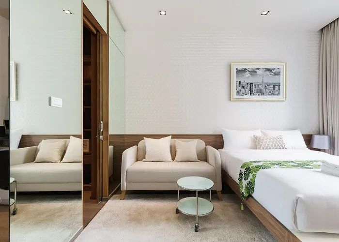 Sky Pool,wi-fi,netflix, Bts Phromphong Station