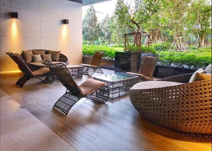 Sky Pool,wi-fi,netflix, Bts Phromphong Station * 曼谷