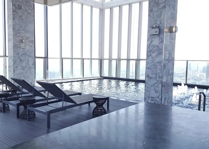 Sky Pool,wi-fi,netflix, Bts Phromphong Station *